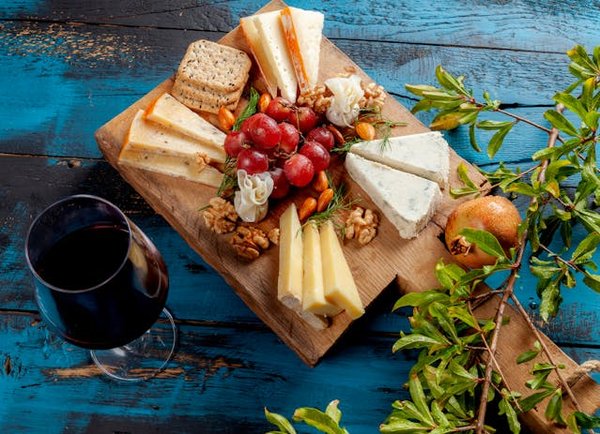 Comment découvrir les traditions de la fabrication de fromage en Suisse?